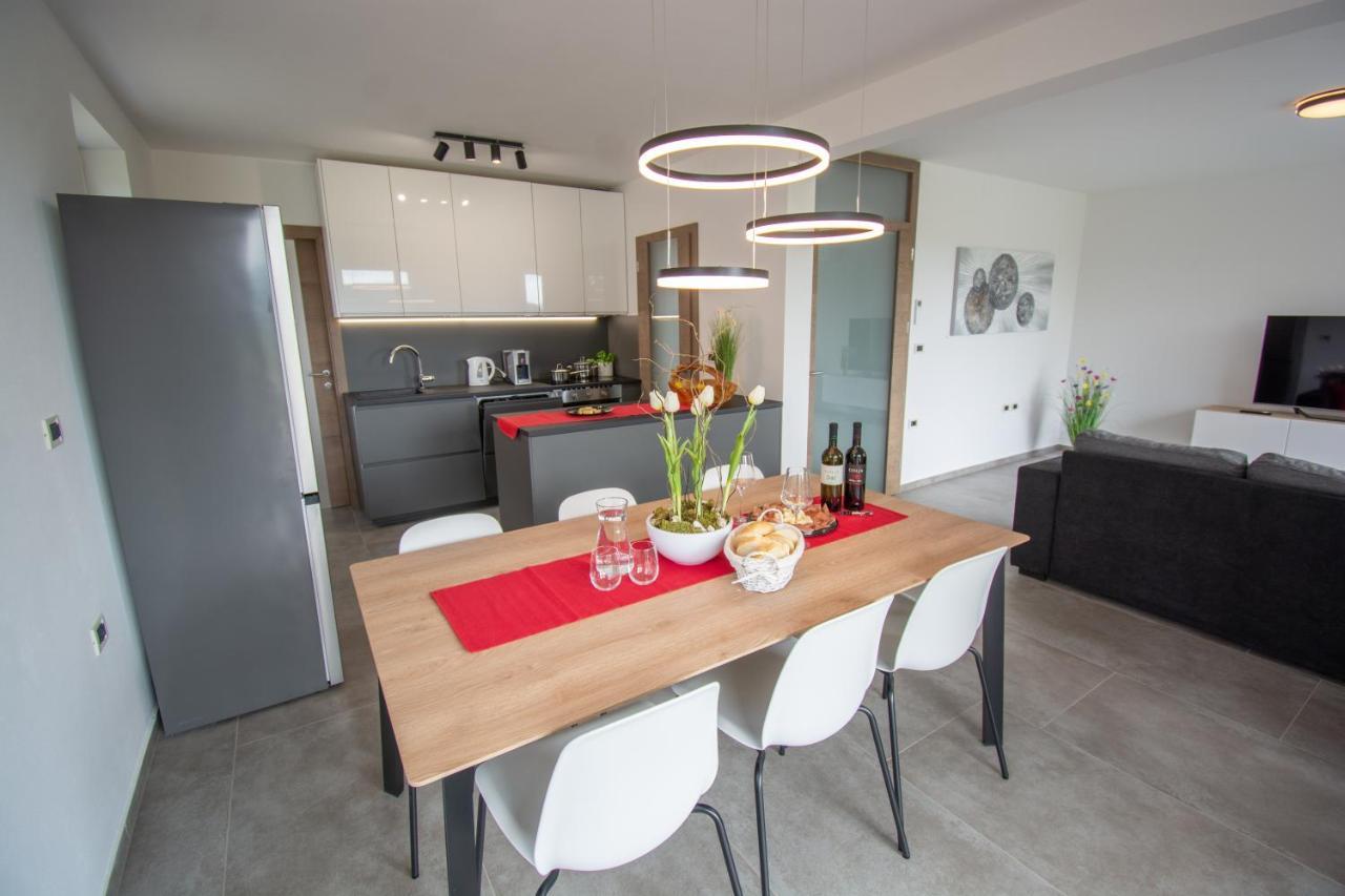 Kobdilj Holiday House Oljka מראה חיצוני תמונה
